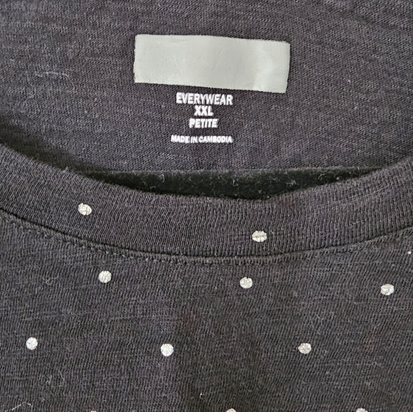 Old Navy Black Boxy Short Sleeve Tee - Picture 2 of 4